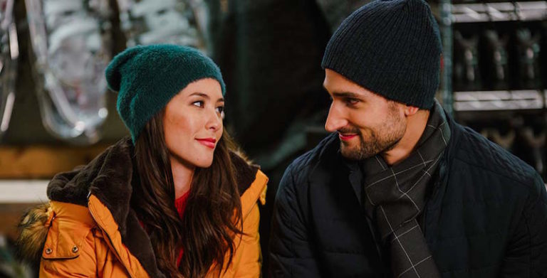 holiday-romance-movies-on-netflix-that-give-hallmark-channel-feels