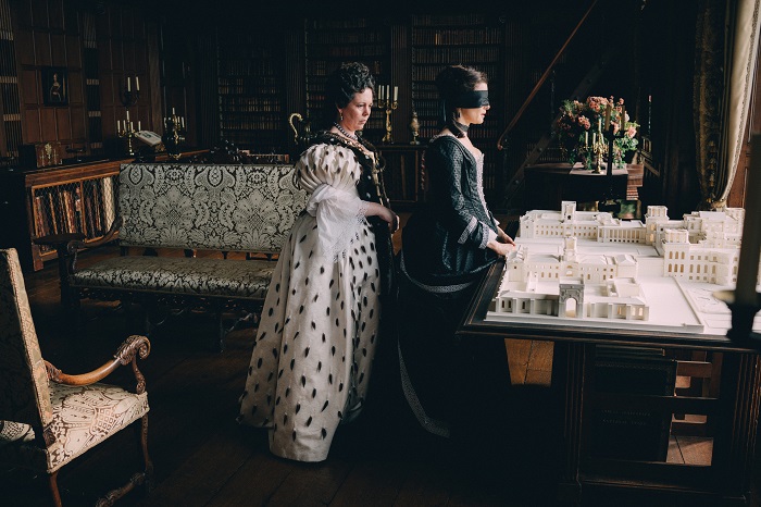 Olivia Colman and Rachel Weisz in the film THE FAVOURITE. Photo by Atsushi Nishijima. © 2018 Twentieth Century Fox Film Corporation All Rights Reserved